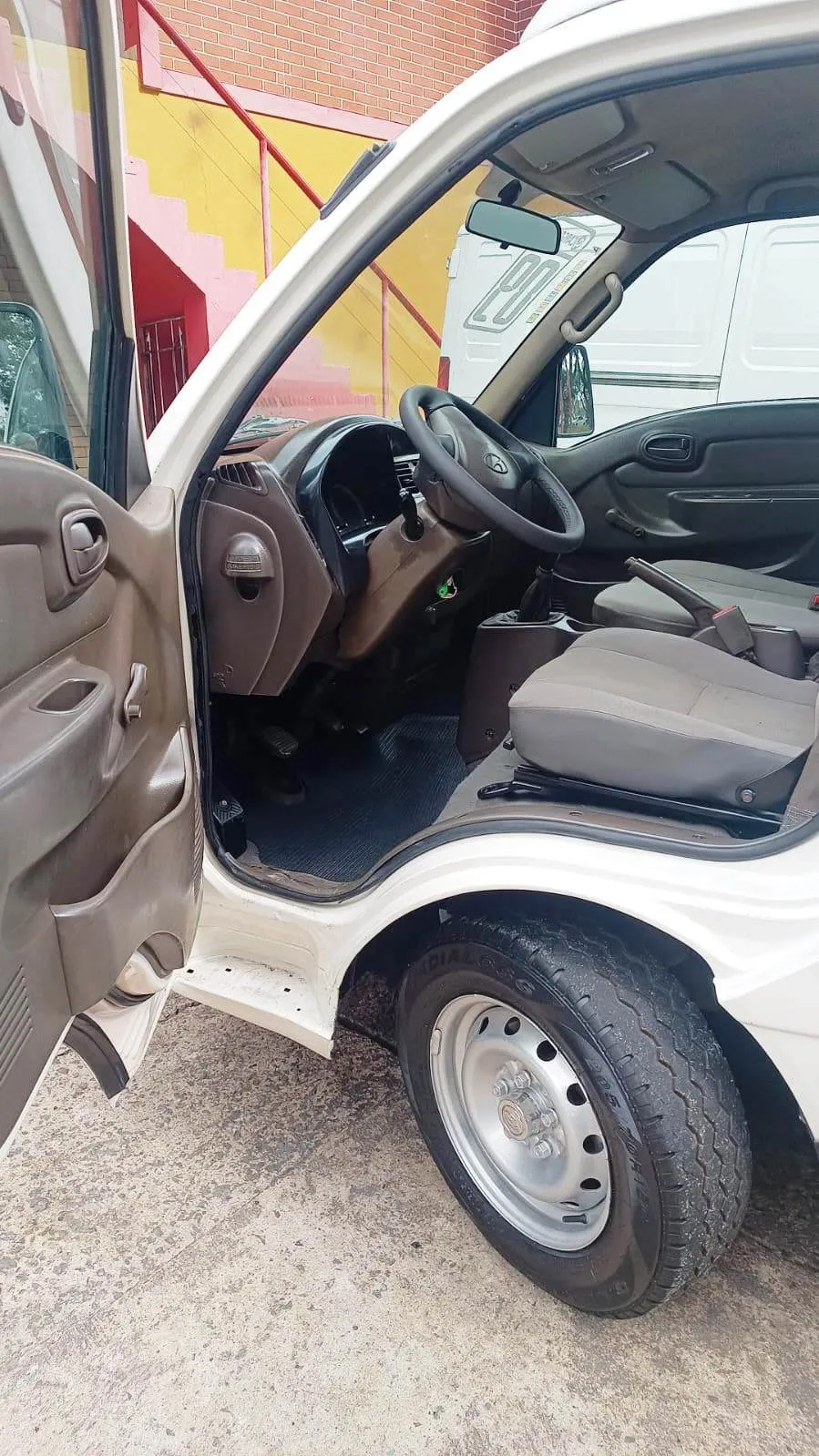 Hyundai HR 2.5 BAU 3,00 X 2,0X 1,80 2.5 Diesel Manual