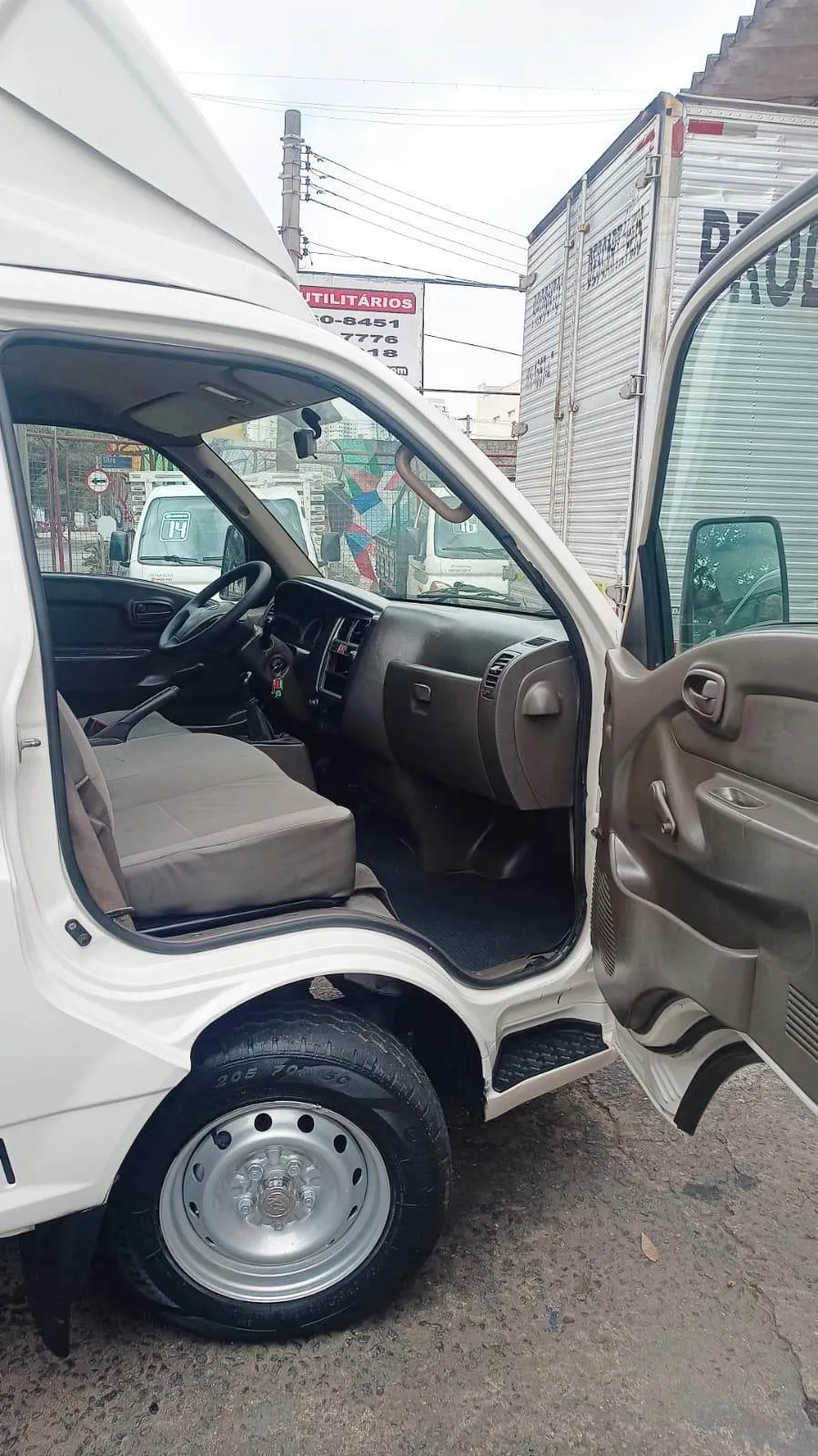 Hyundai HR 2.5 BAU 3,00 X 2,0X 1,80 2.5 Diesel Manual