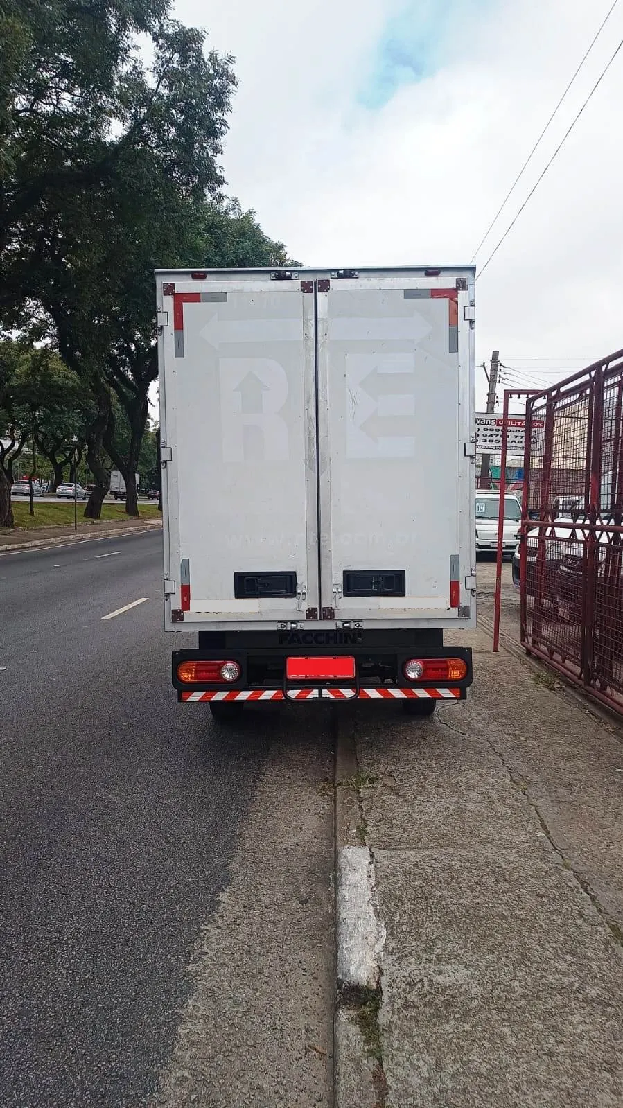 Hyundai HR 2.5 BAU 3,00 X 2,0X 1,80 2.5 Diesel Manual