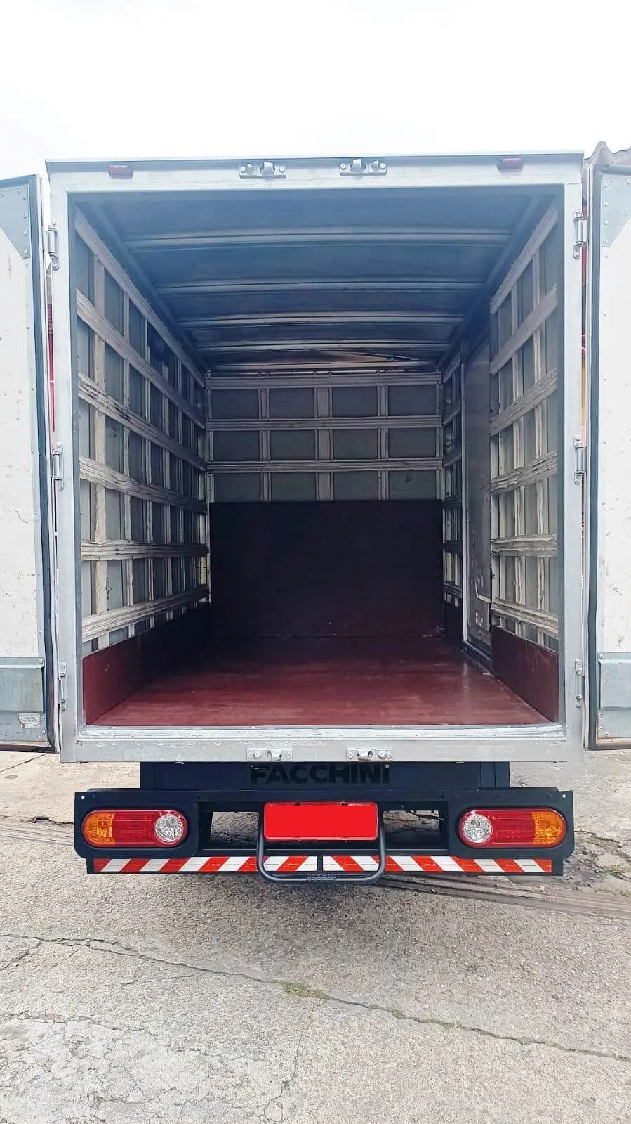 Hyundai HR 2.5 BAU 3,00 X 2,0X 1,80 2.5 Diesel Manual