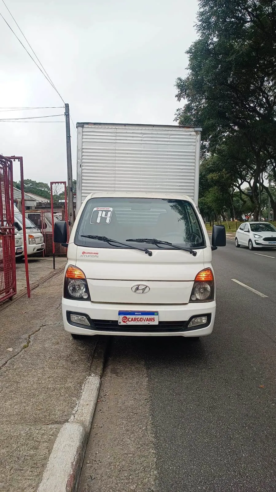 Hyundai HR 2.5 BAU 3,00 X 2,20 X 1,80 2.5 Diesel Manual