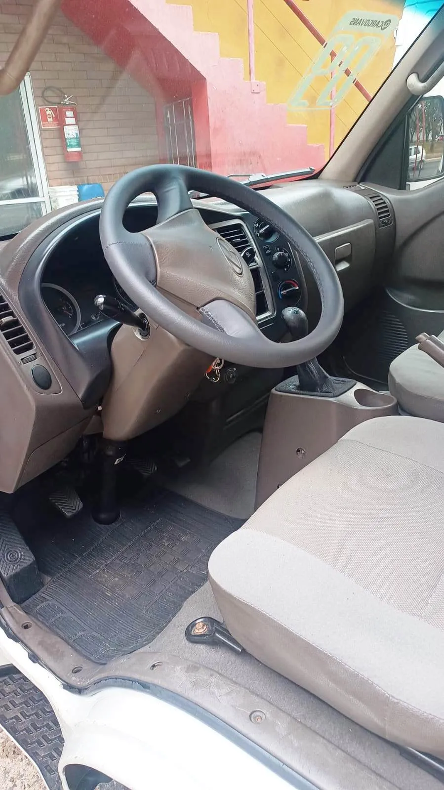 Hyundai Hr 2.5 Bau 3,00x 2,20x 1,80 2.5 Diesel Manual