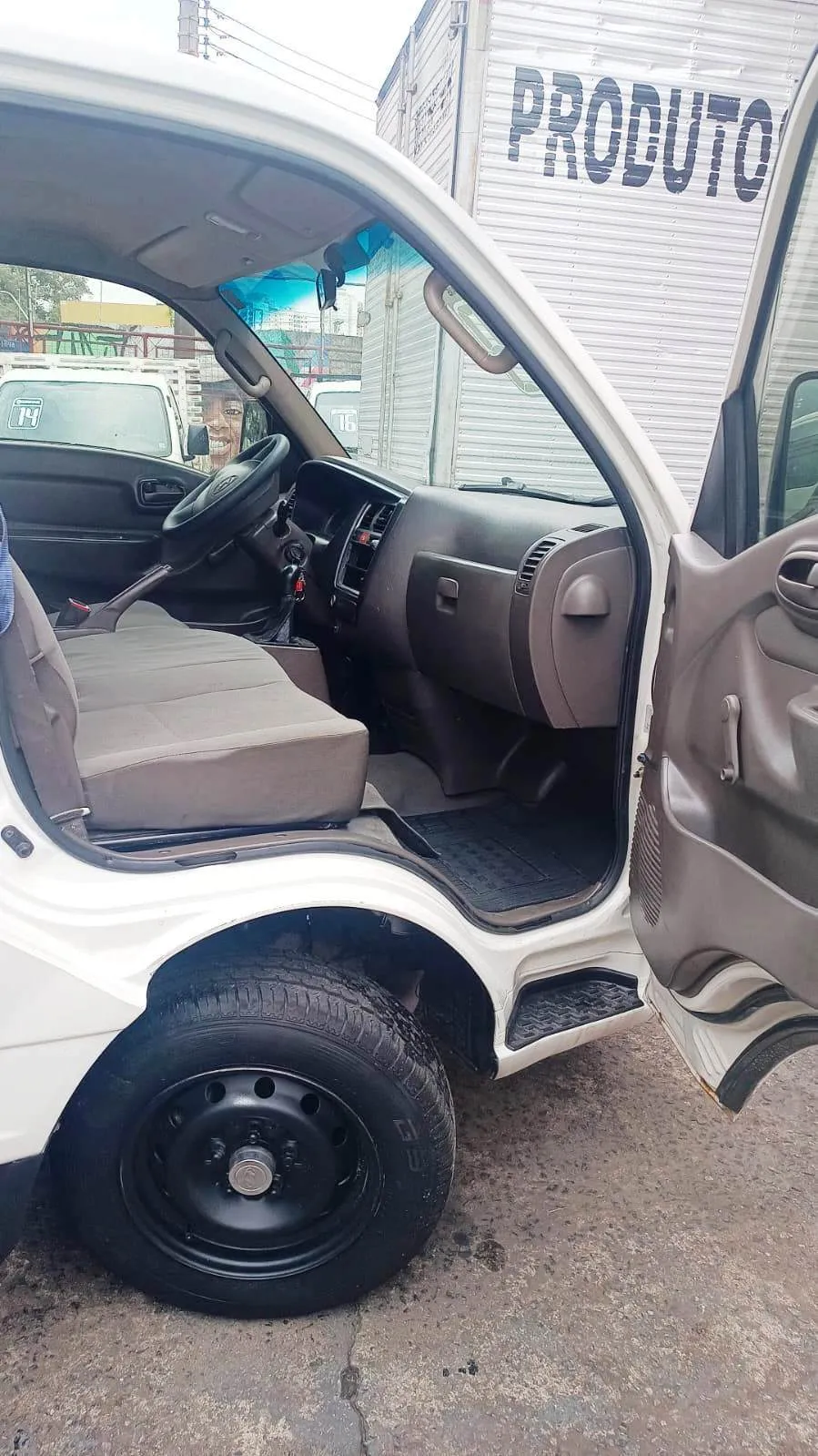 Hyundai Hr 2.5 Bau 3,00x 2,20x 1,80 2.5 Diesel Manual