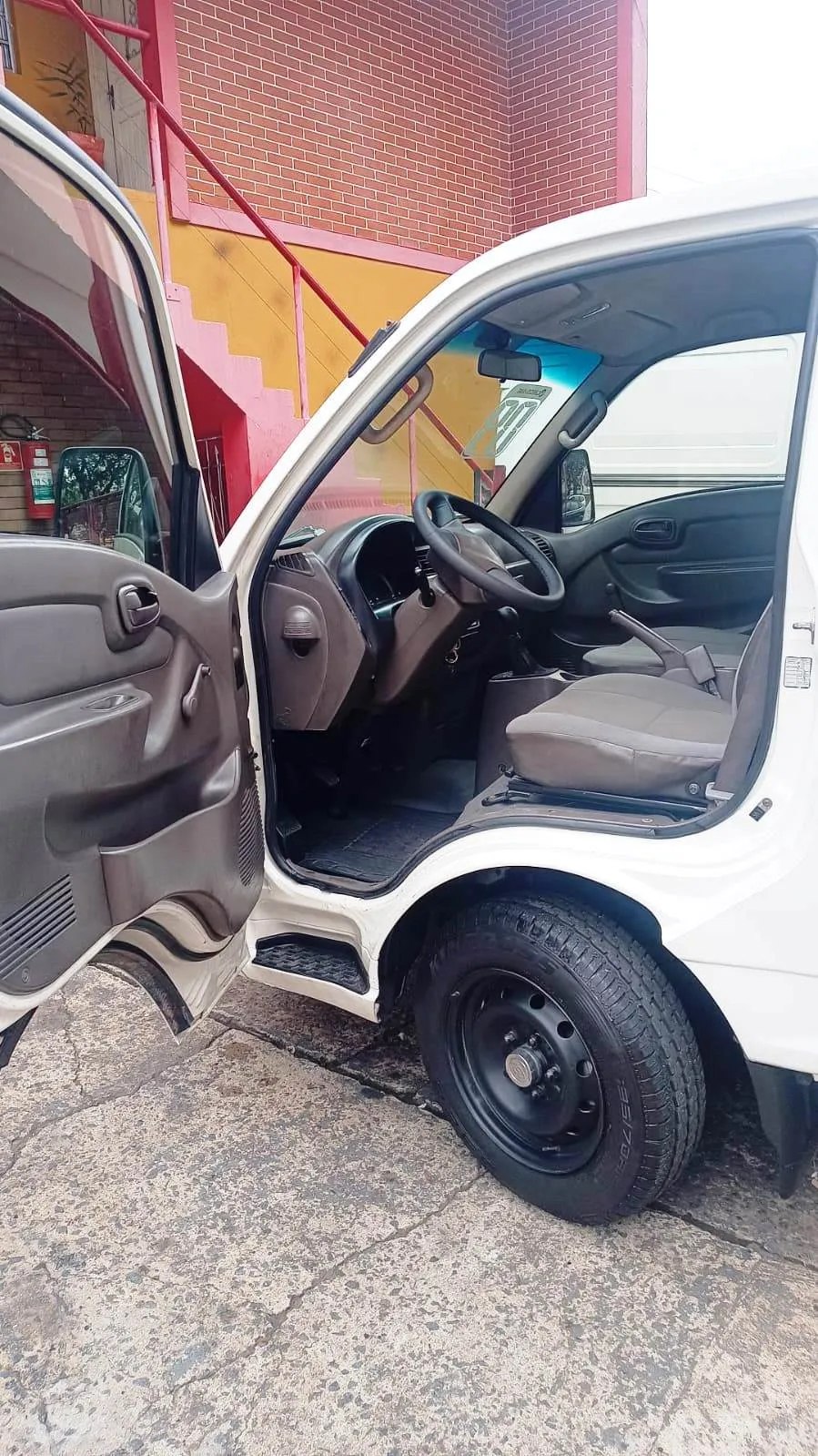 Hyundai Hr 2.5 Bau 3,00x 2,20x 1,80 2.5 Diesel Manual
