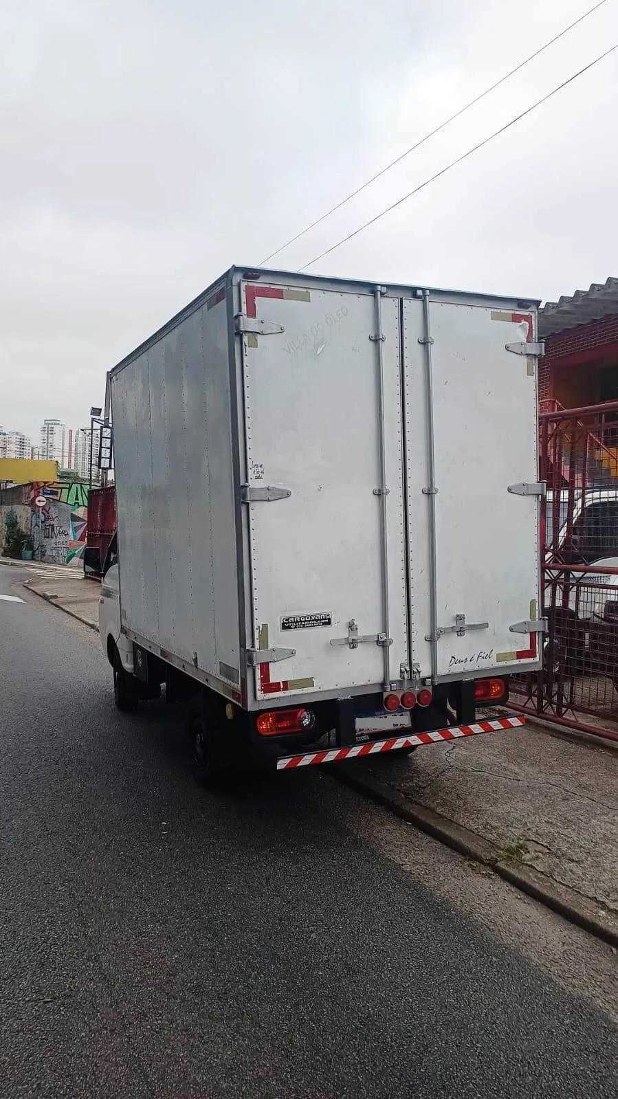 Hyundai Hr 2.5 Bau 3,00x 2,20x 1,80 2.5 Diesel Manual
