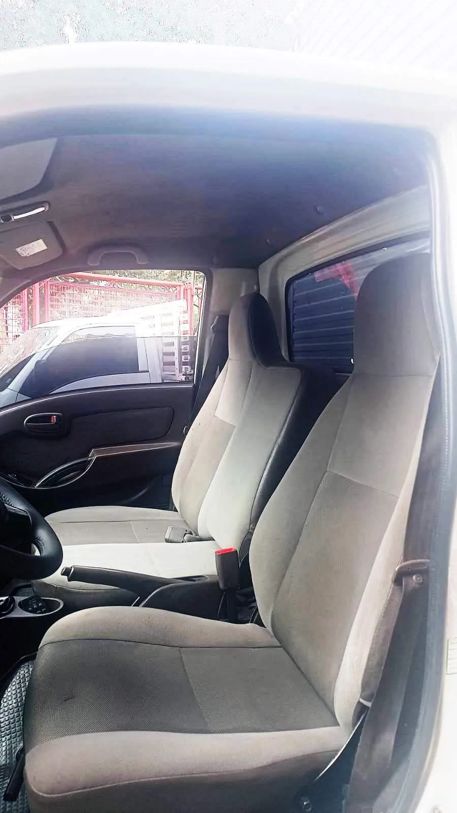 Hyundai HR 2.5 BAU 3,00X 2,20X 1,80 2.5 Diesel Manual