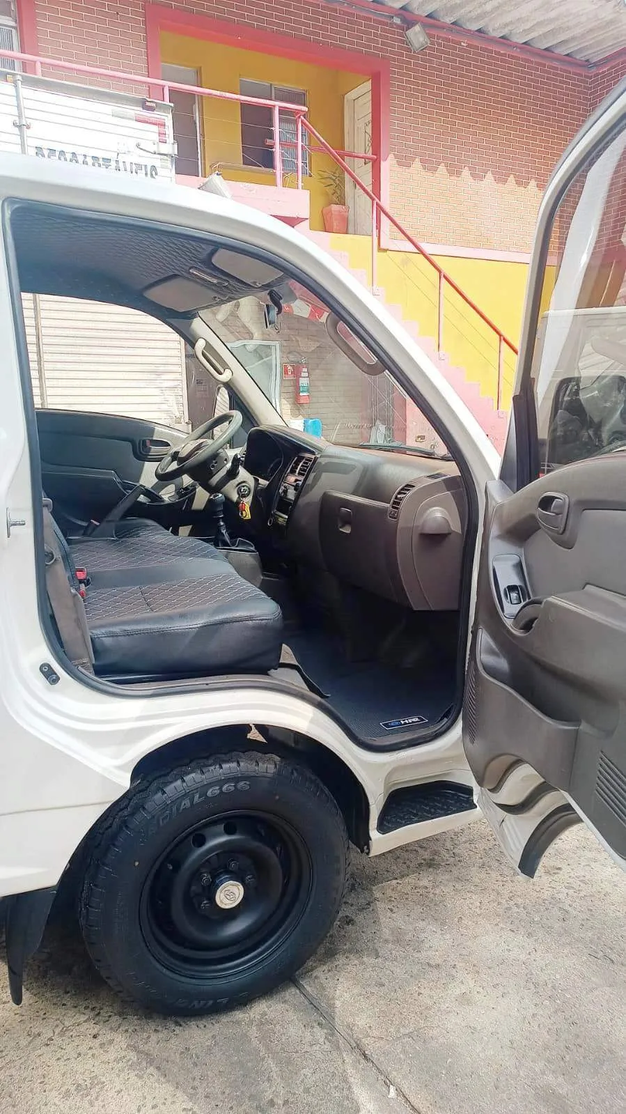 Hyundai HR 2.5 CARROCERIA ABERTA 2.5 Diesel Manual