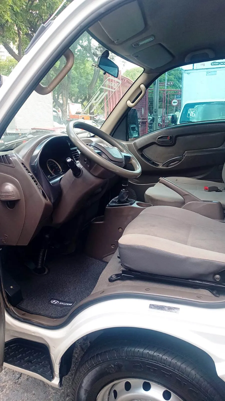 Hyundai HYUNDAI HR 2.5 Turbo diesel 2.5 Diesel Manual