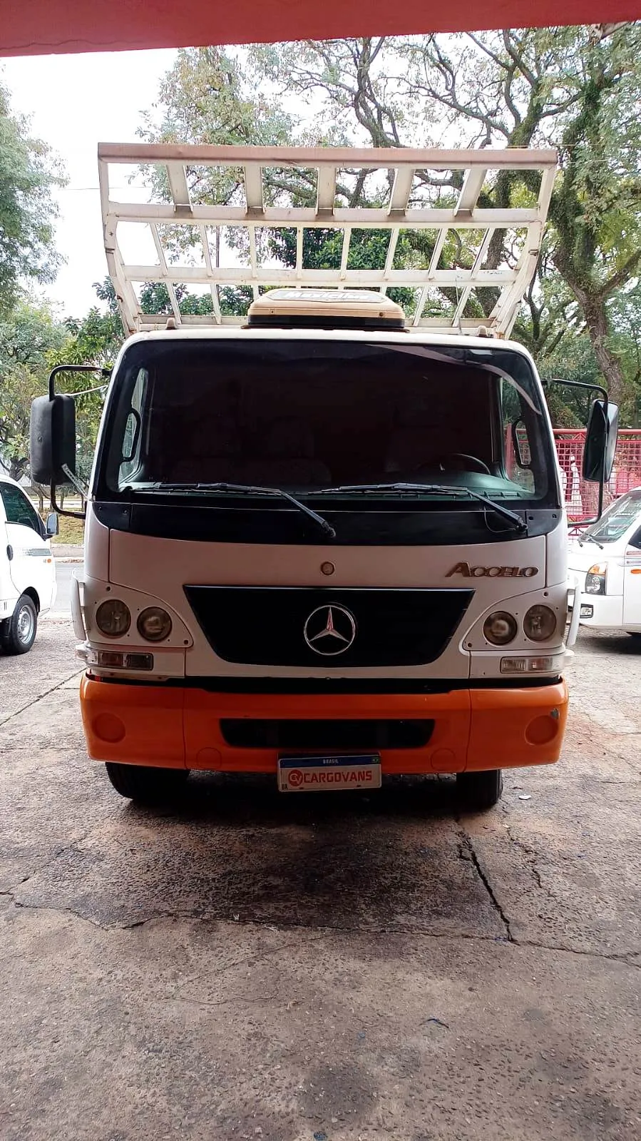 Mercedes-benz accelo 815 Caminhão 3/4 3.0 Diesel Manual