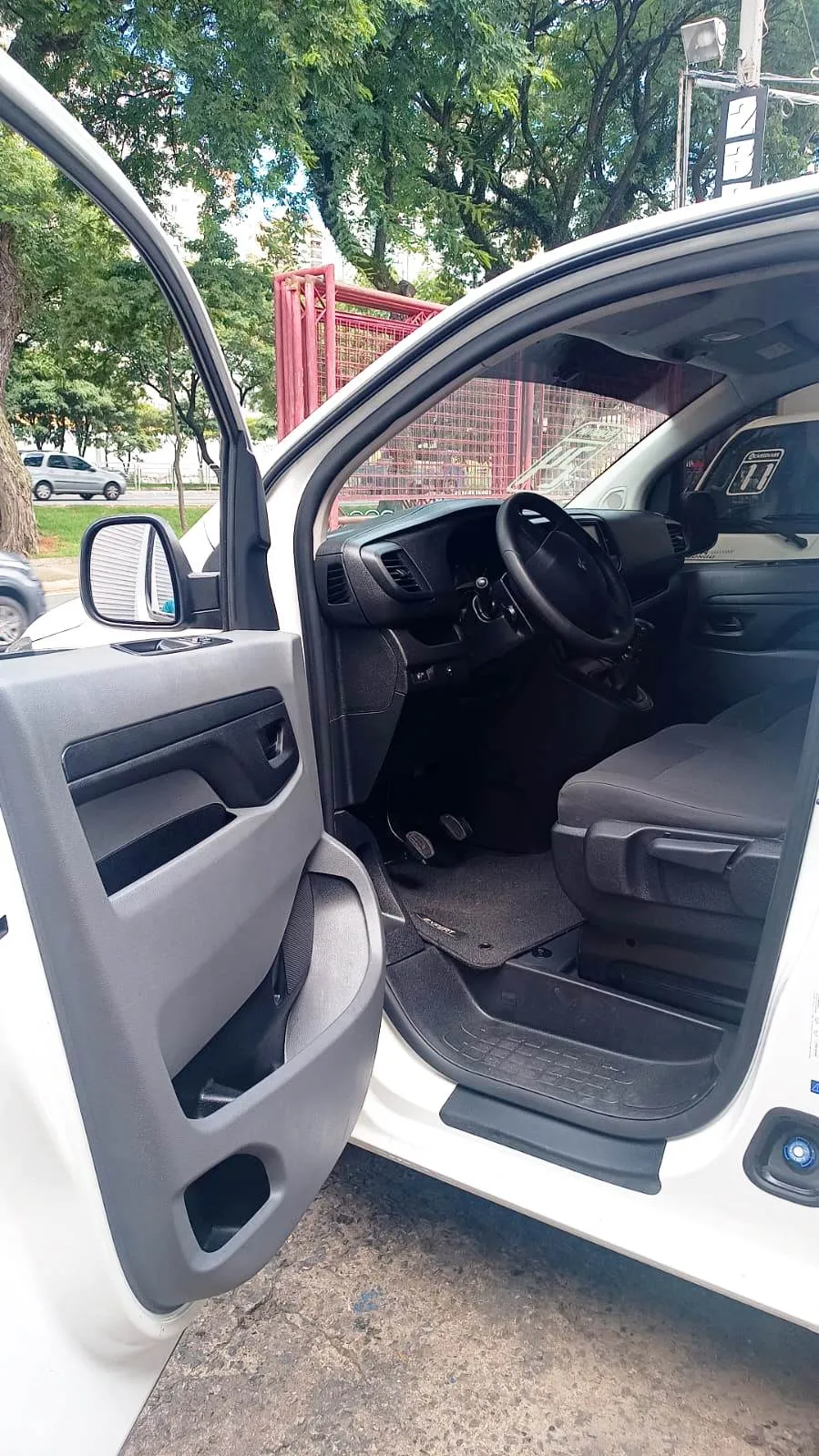 Peugeot Expert Cargo Cargo Furgão 1.5 Diesel Manual