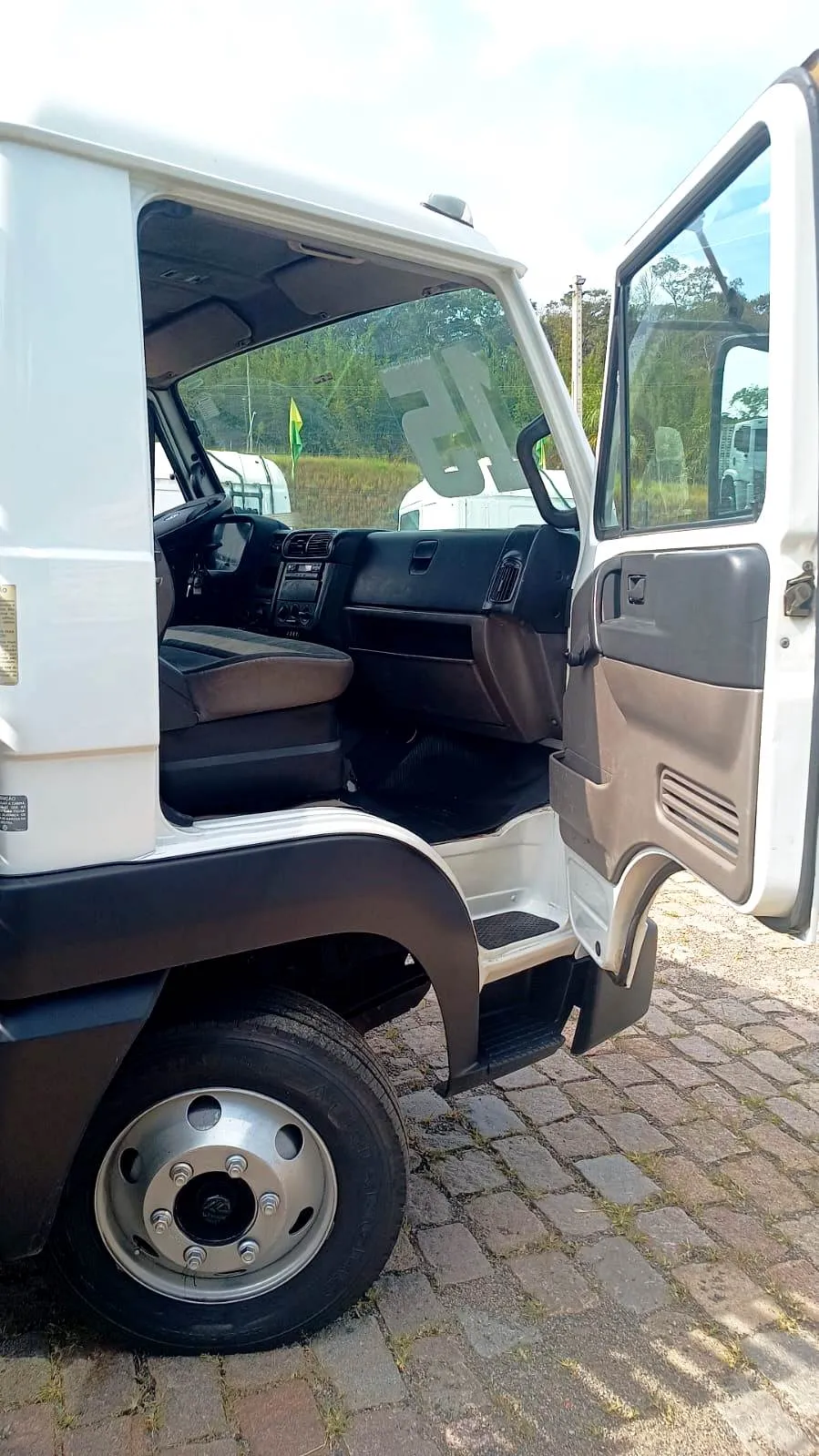 Volkswagen Delivery 8.160 3.0 Álcool Manual